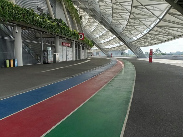 multinational call tracking number